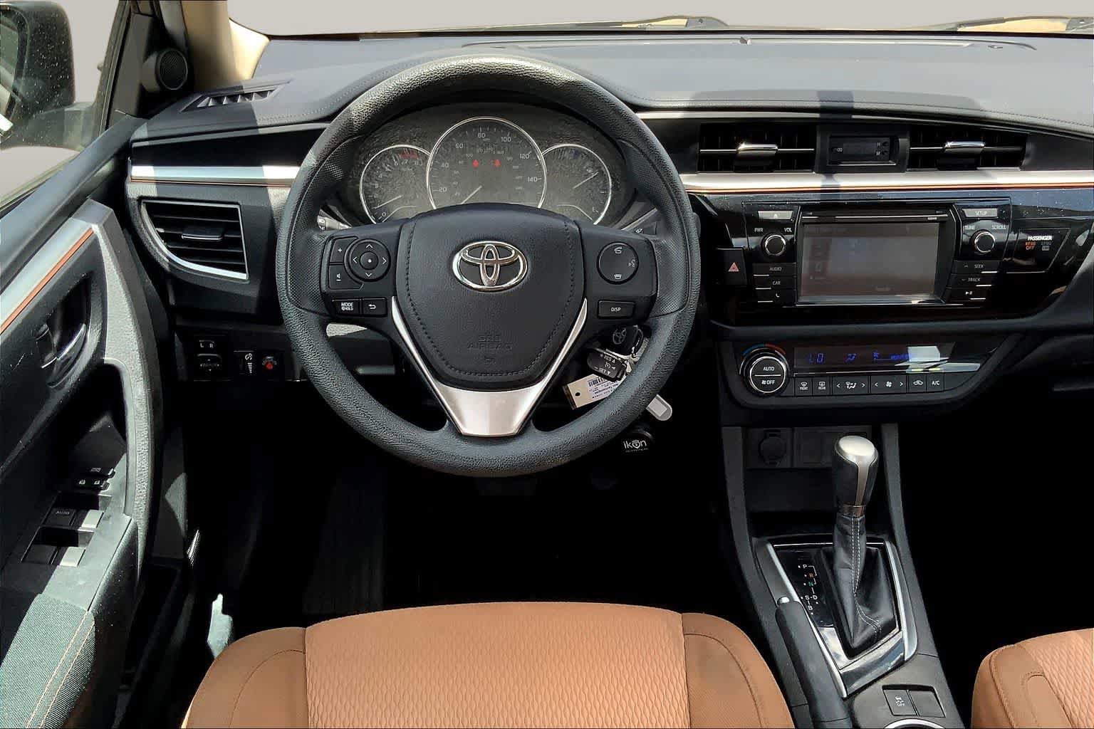 Used 2015 Toyota Corolla LE FWD image 5