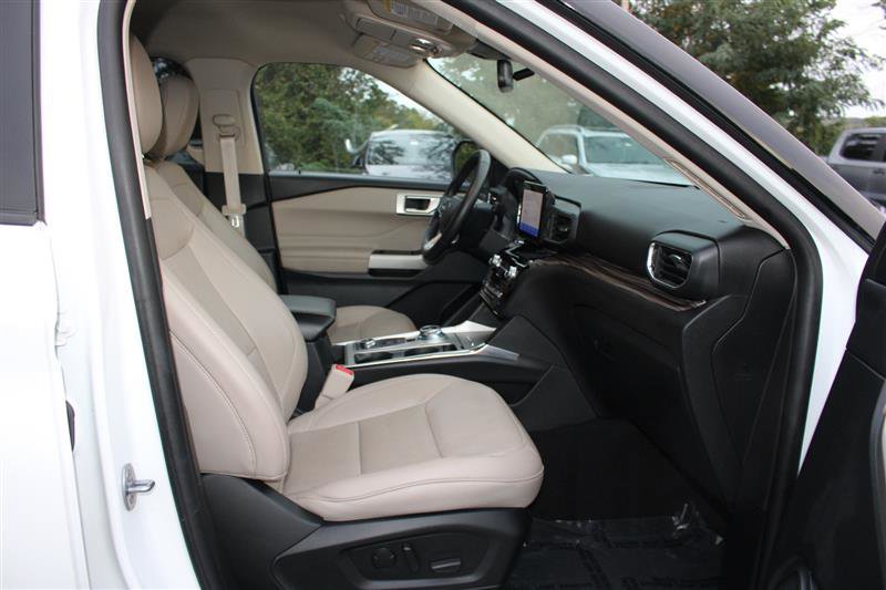 Used 2023 Ford Explorer Limited AWD/4WD image 13