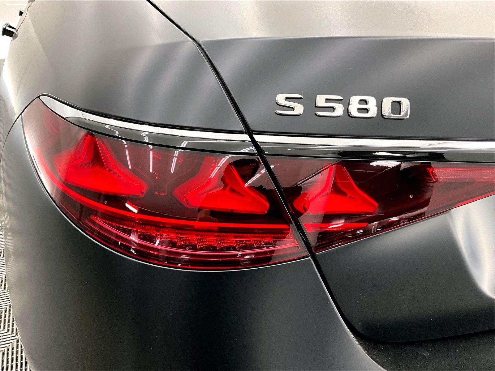 New 2027 Mercedes-Benz S 580 4MATIC Sedan image 12