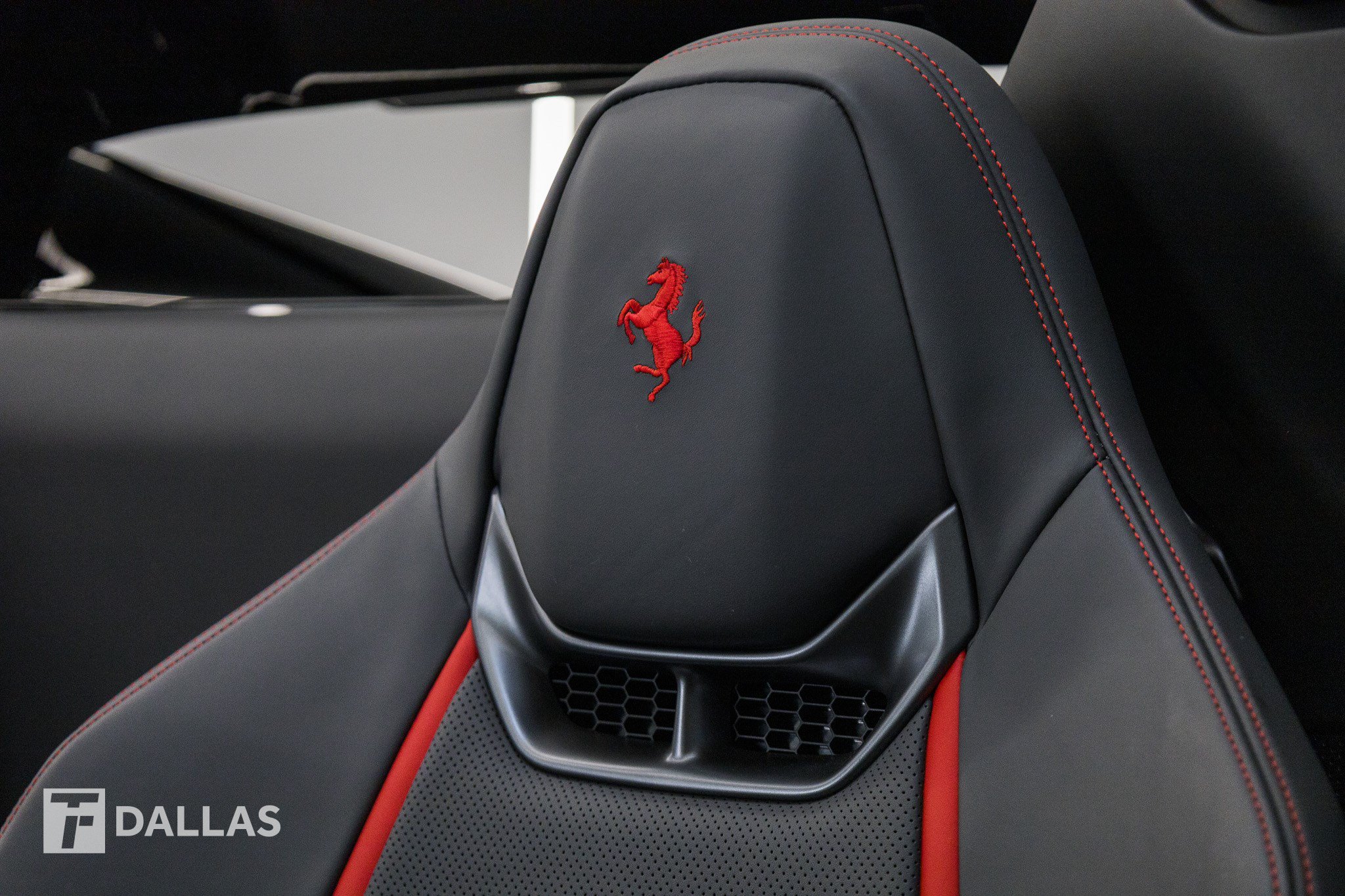 Used 2023 Ferrari 296 GTS RWD image 41