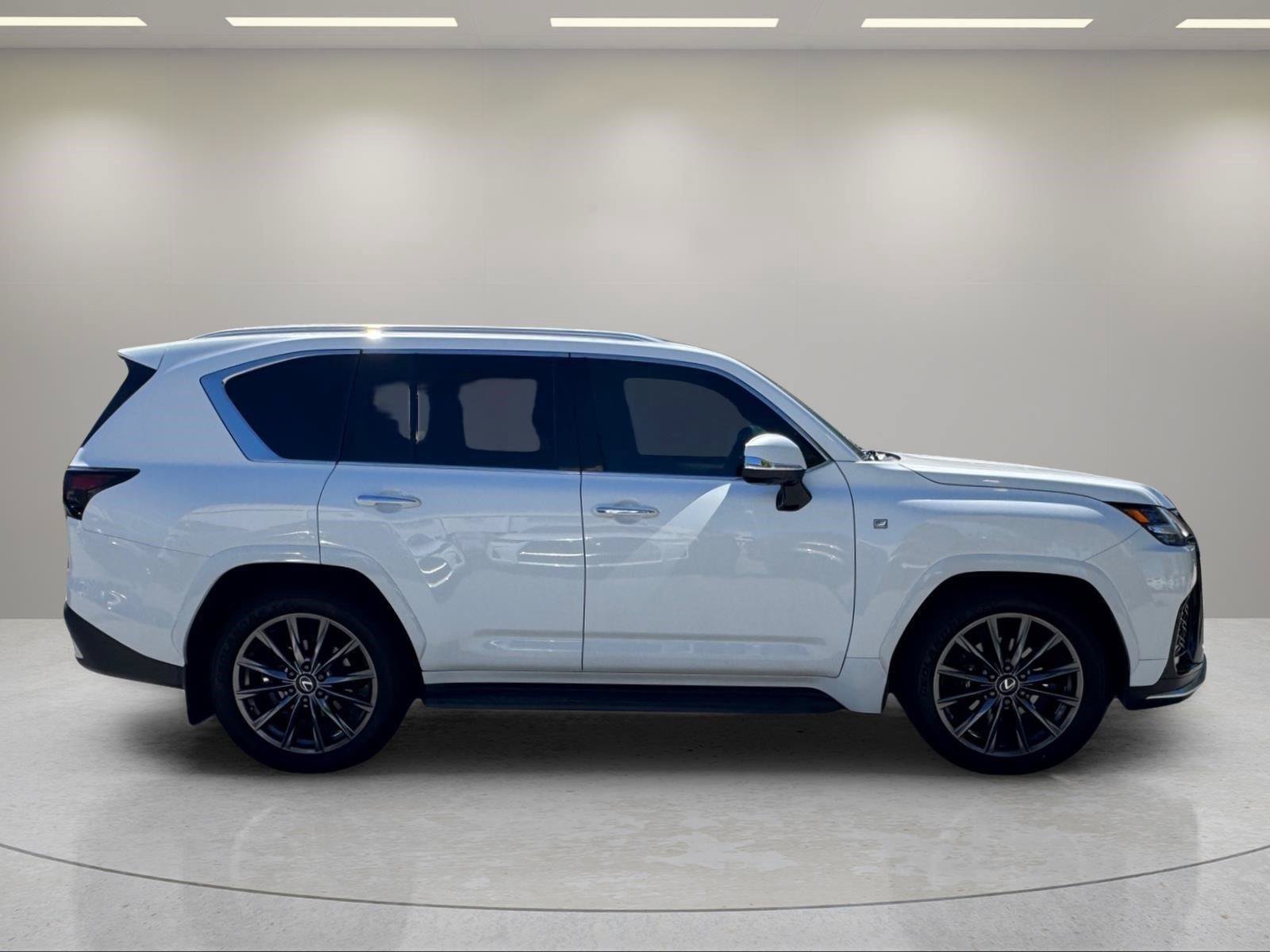Used 2023 Lexus LX 600 F Sport w/ Accessory Package (Z1) AWD/4WD image 5