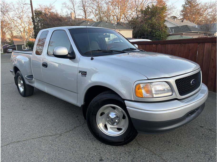Used 2000 Ford F150 Short Bed 4D image 1