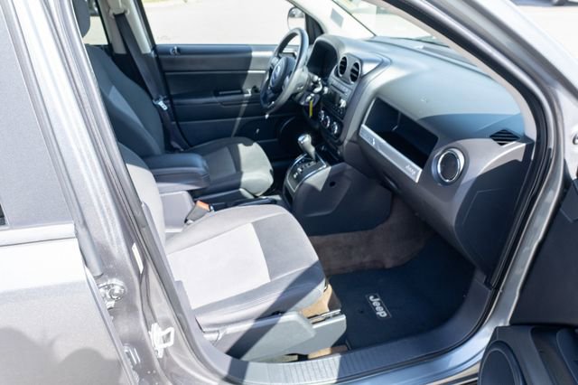 Used 2014 Jeep Compass Sport image 38