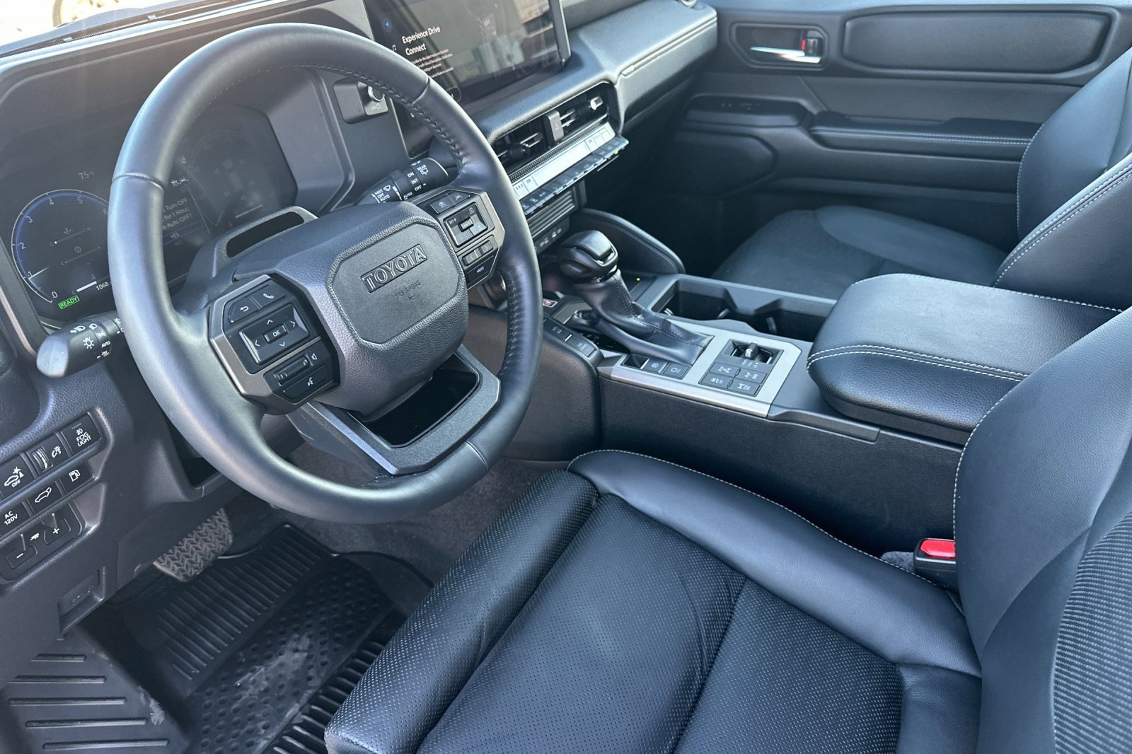 Used 2025 Toyota Land Cruiser image 9