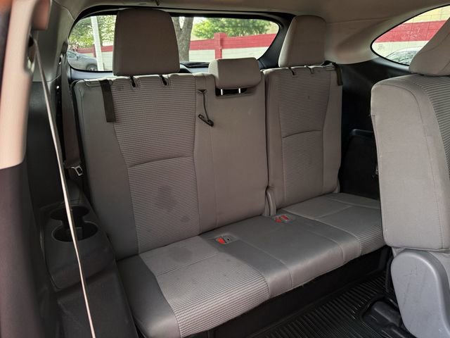 Used 2023 Toyota Highlander LE FWD image 32
