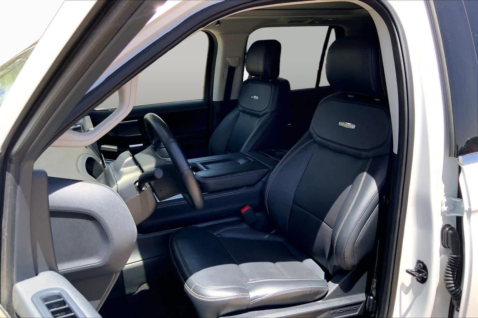 Used 2025 Ford Expedition Max Platinum AWD/4WD image 8