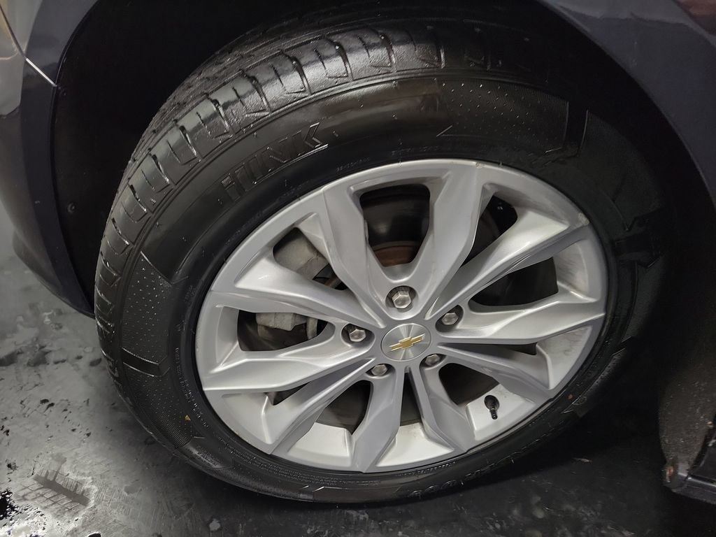 Used 2023 Chevrolet Malibu LT FWD image 13