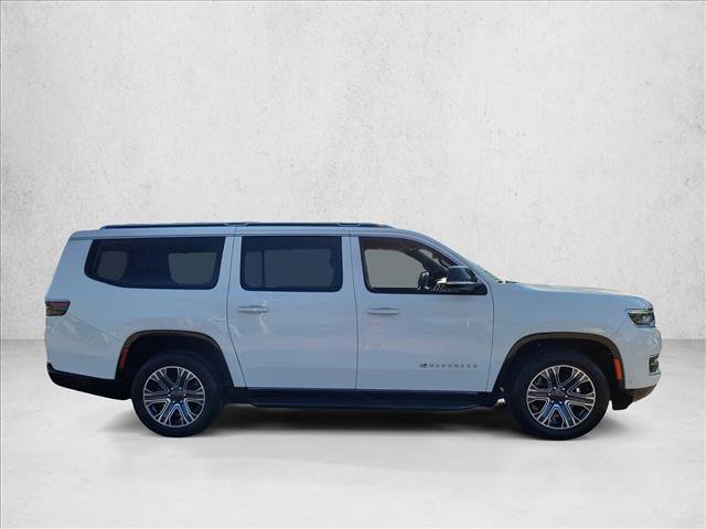 Used 2024 Jeep Wagoneer L Series II w/ Flexible Seating Group RWD image 4