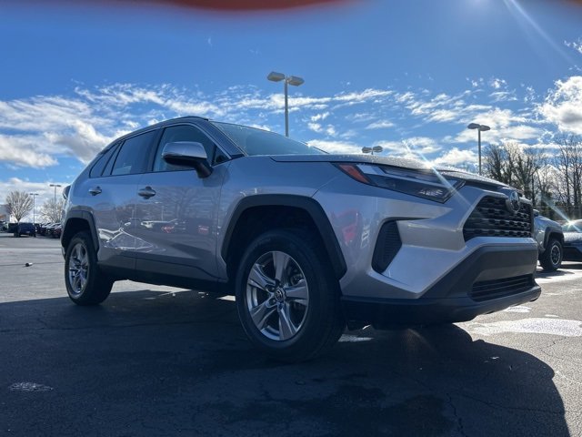 Used 2024 Toyota RAV4 XLE image 3