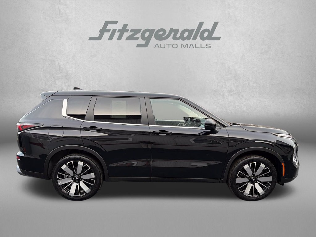 Used 2025 Mitsubishi Outlander SE AWD/4WD image 8