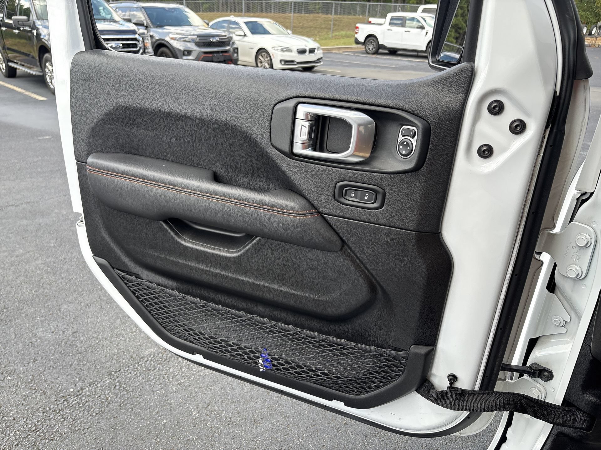Used 2023 Jeep Gladiator Mojave w/ LED Lighting Group AWD/4WD image 13