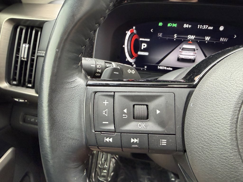 Used 2023 Nissan Pathfinder Platinum image 27