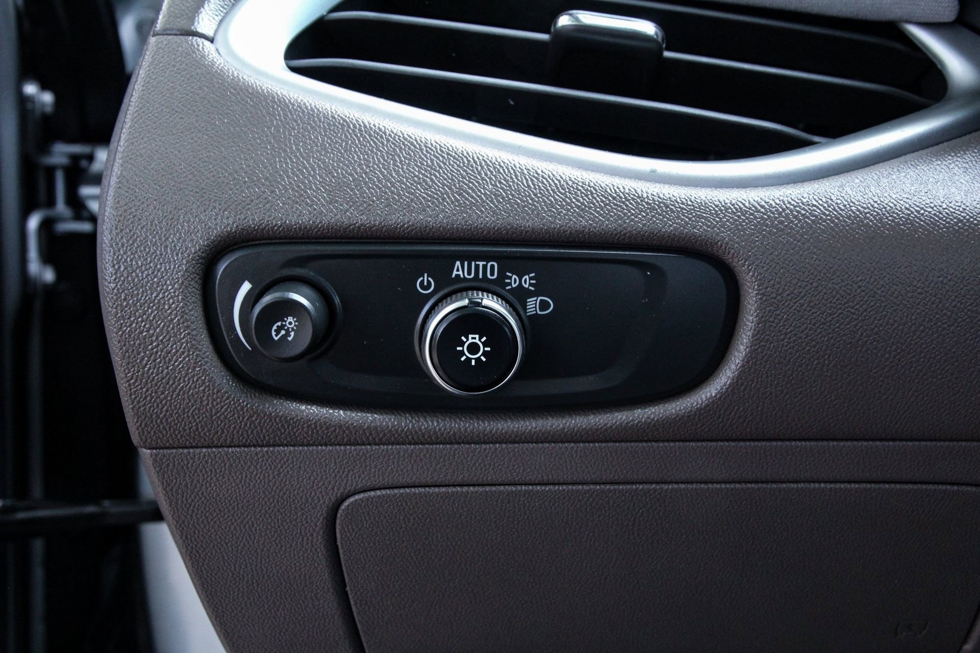 Used 2024 Chevrolet Malibu LT FWD image 16