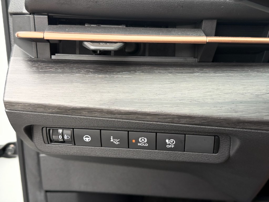 Used 2023 Nissan Ariya FWD image 27