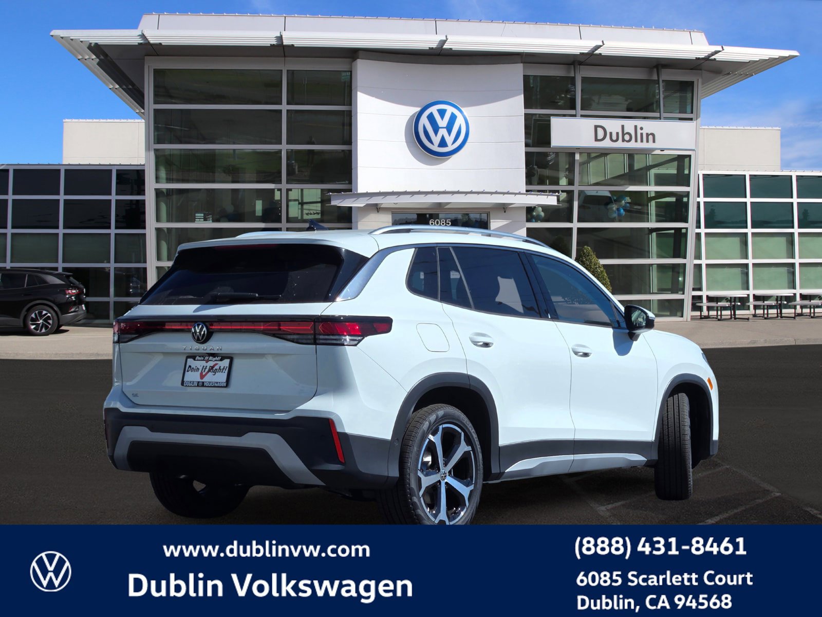 New 2026 Volkswagen Tiguan SE FWD image 4