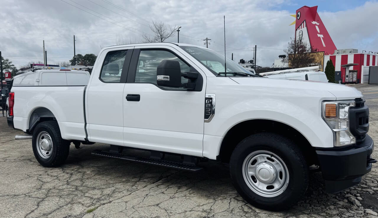 Used 2022 Ford F250 XL w/ Power Equipment Group RWD image 2