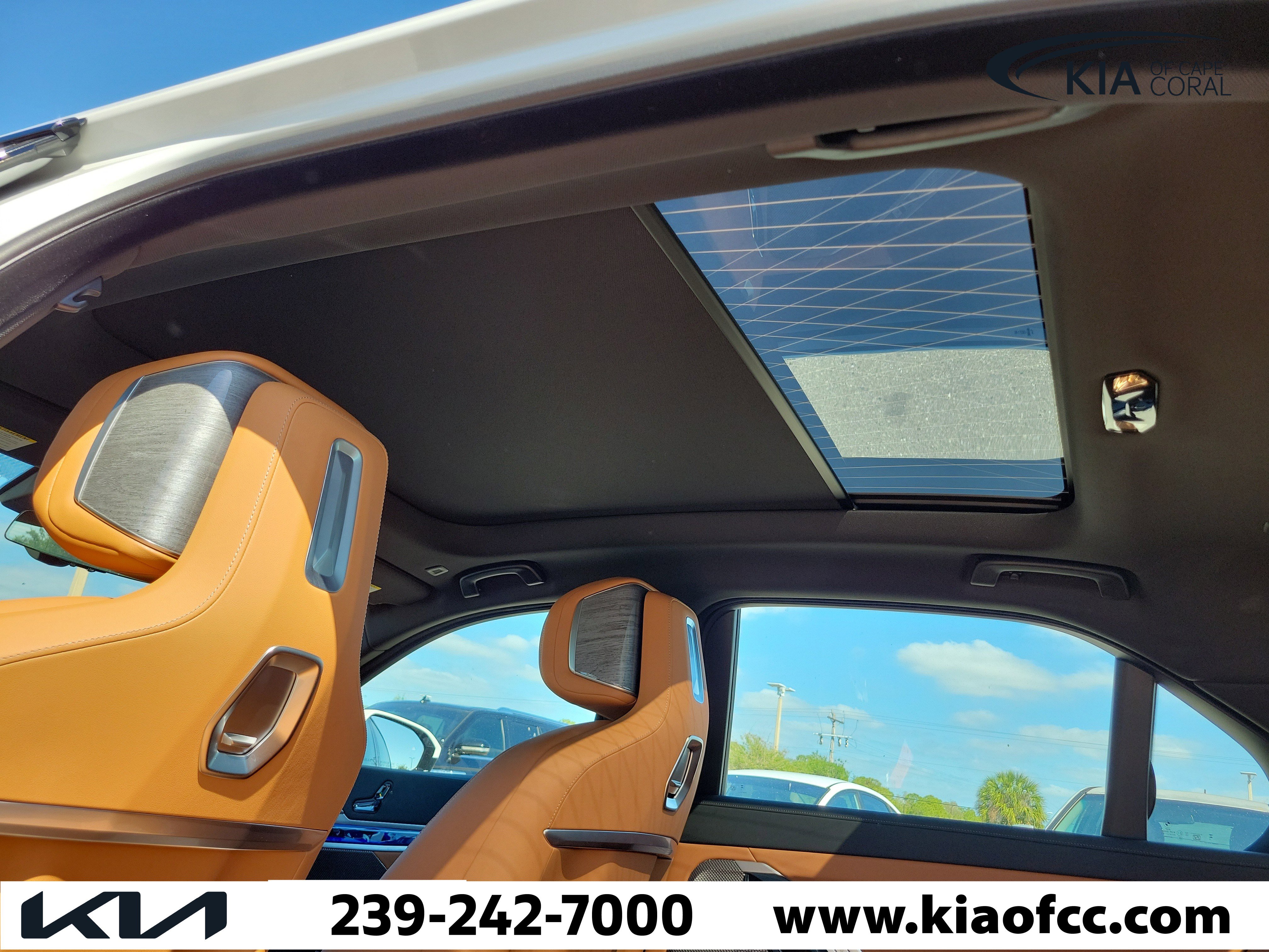 Used 2025 BMW 740i w/ Premium Package RWD image 19