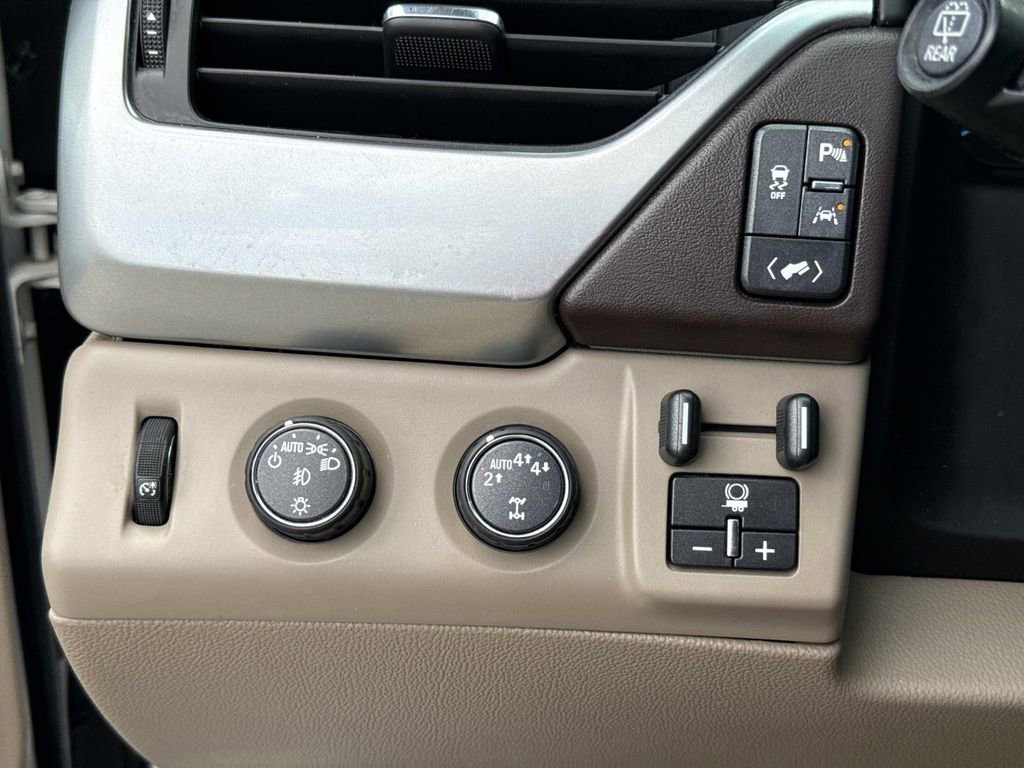 Used 2017 Chevrolet Tahoe LT w/ Luxury Package AWD/4WD image 45