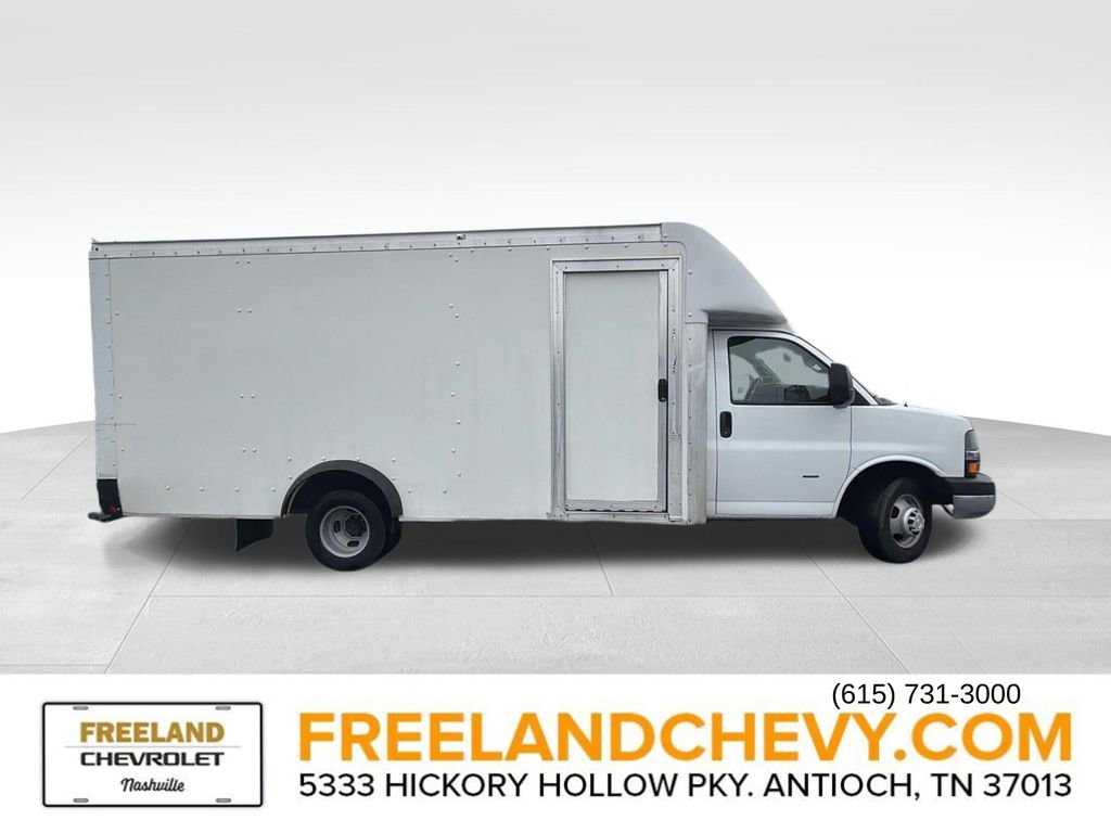 Used 2022 Chevrolet Express 3500 w/ Power Convenience Package image 2