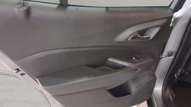 Used 2025 Chevrolet Trax RS w/ Driver Confidence Package FWD image 21