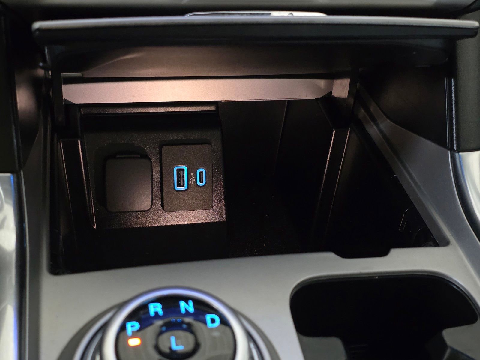 Used 2021 Ford Explorer XLT w/ Equipment Group 202A image 29