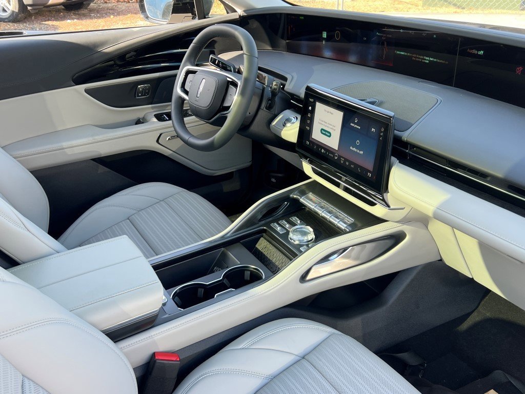 New 2026 Lincoln Nautilus Reserve w/ Jet Appearance Package image 9