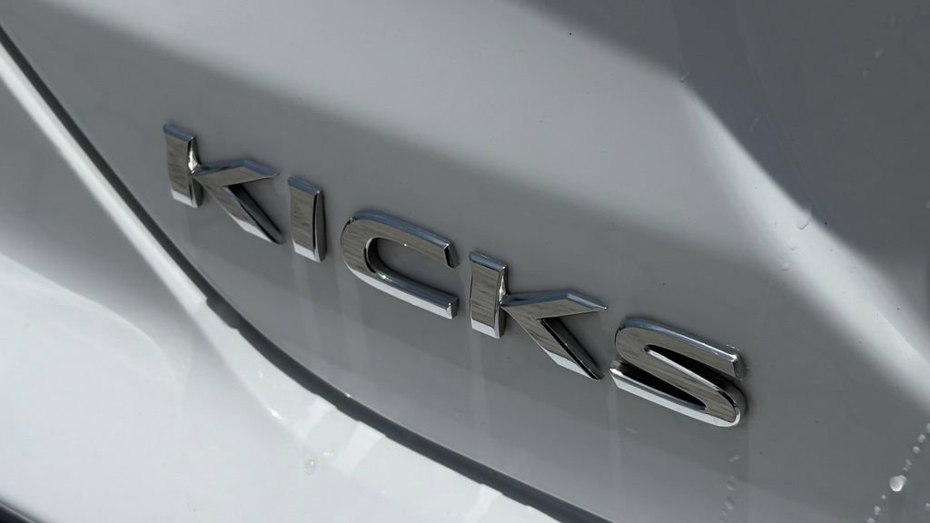 Used 2021 Nissan Kicks S FWD image 18