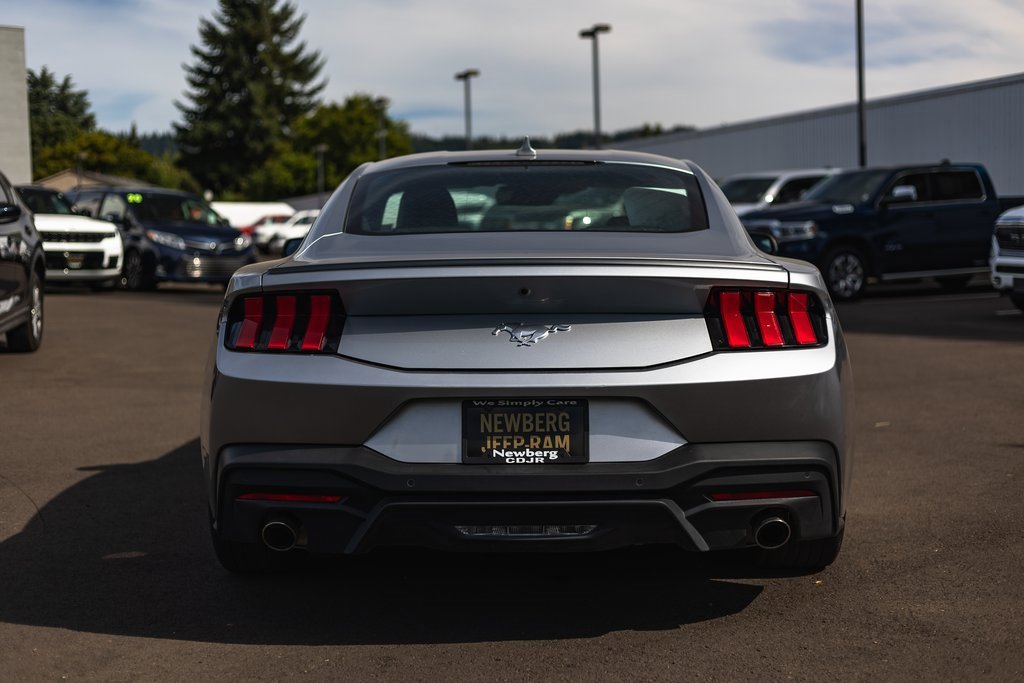 Used 2024 Ford Mustang Premium image 9