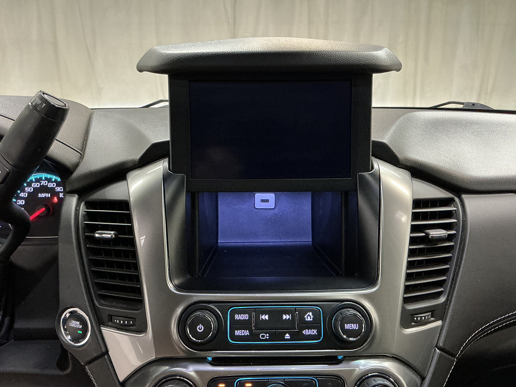 Used 2018 Chevrolet Suburban Premier AWD/4WD image 12