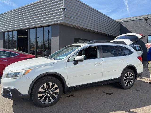 Used 2017 Subaru Outback 2.5i Limited image 5
