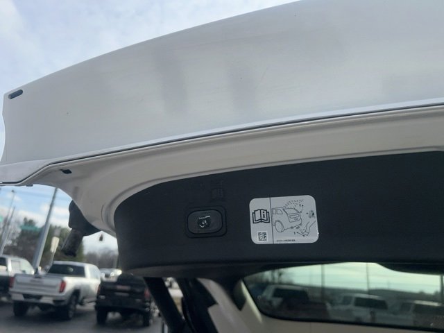 Used 2017 Ford Escape Titanium image 43