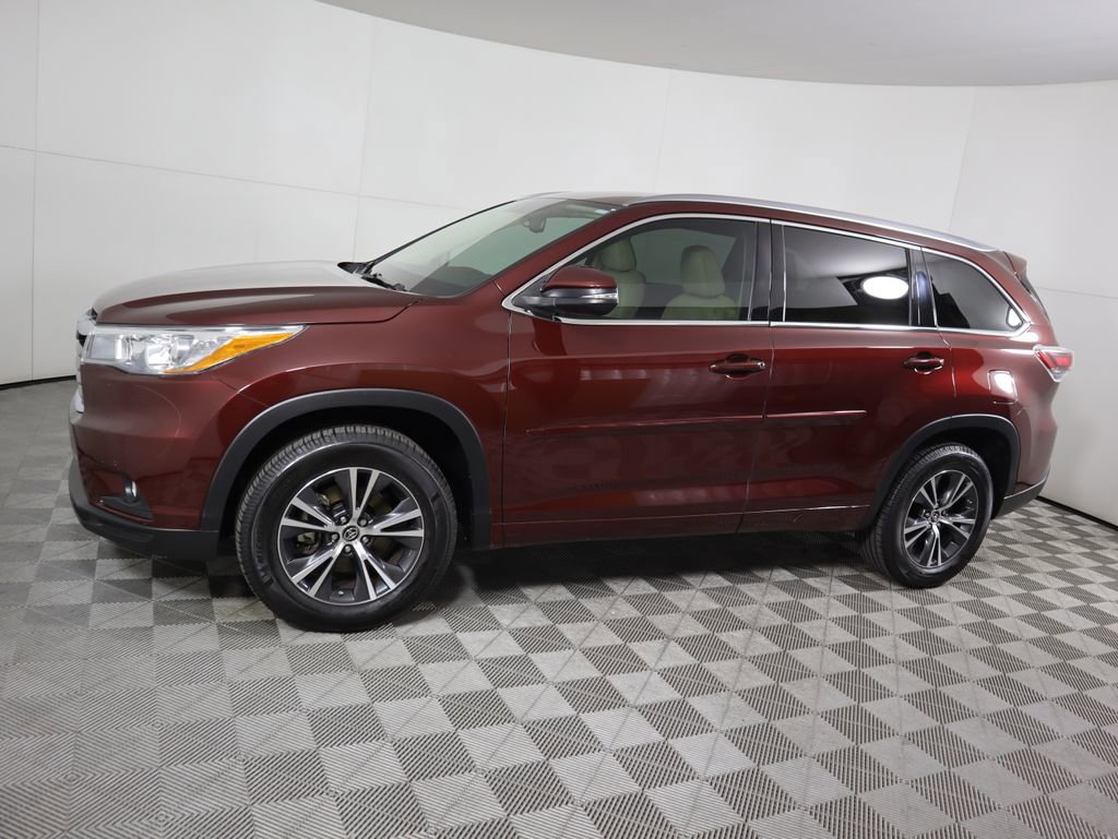 Used 2016 Toyota Highlander XLE image 7