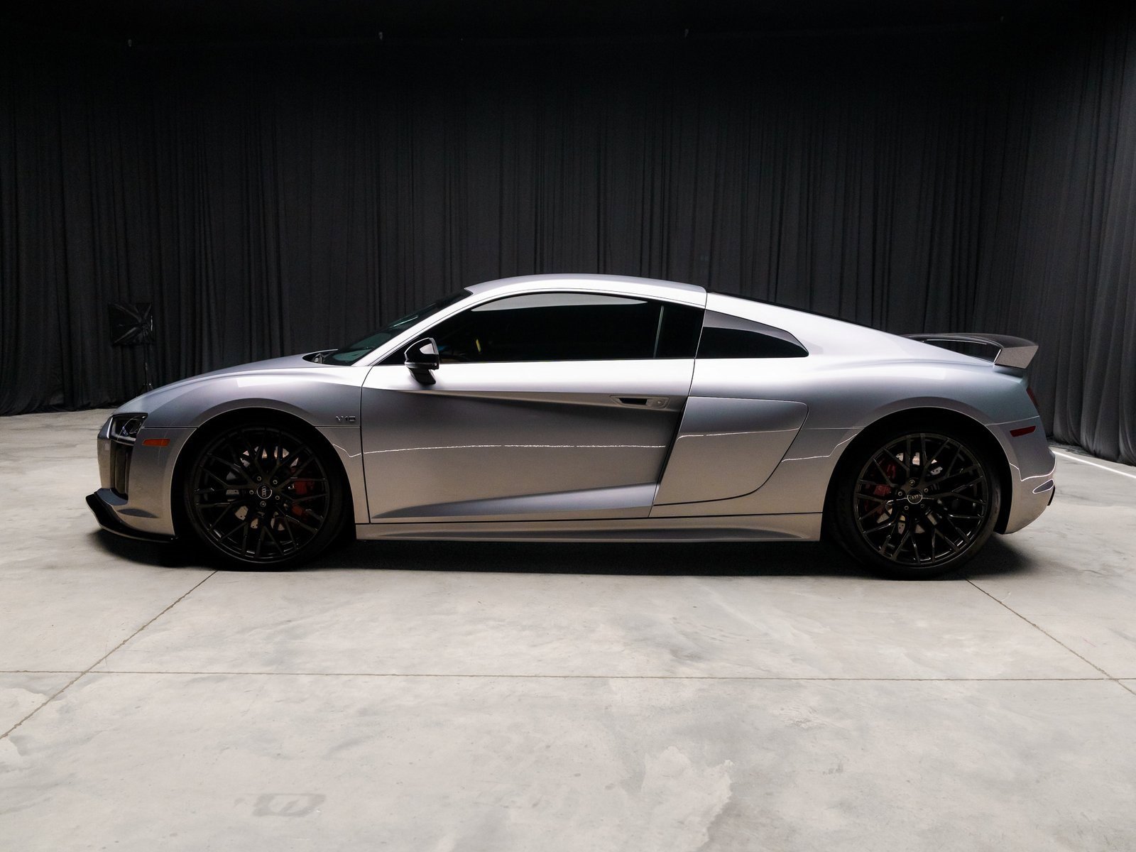 Used 2018 Audi R8 V10 w/ Premium Package image 9