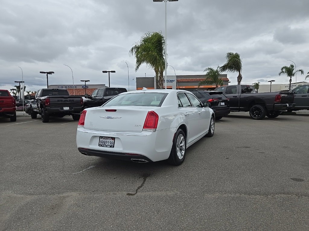 Certified 2023 Chrysler 300 Touring image 5