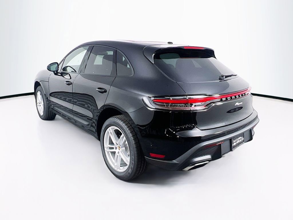 Certified 2026 Porsche Macan AWD/4WD image 3