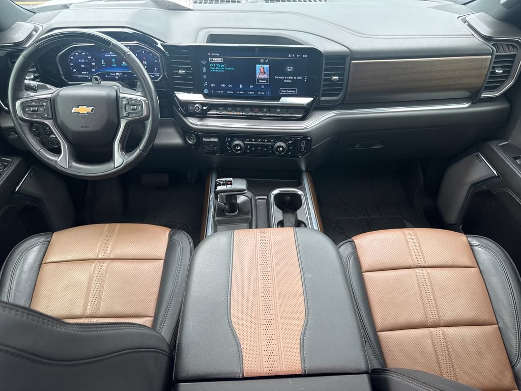 Certified 2024 Chevrolet Silverado 1500 High Country w/ High Country Premium Package AWD/4WD image 9
