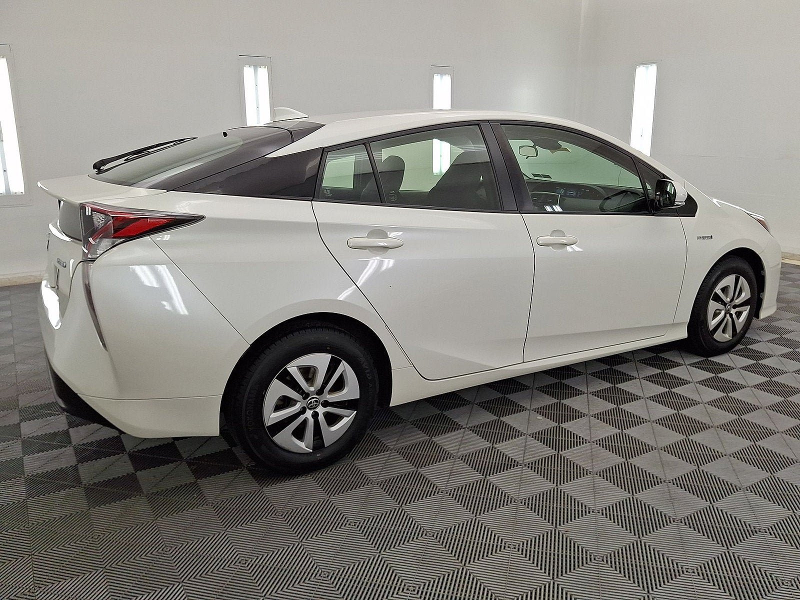 Certified 2017 Toyota Prius Three FWD image 17