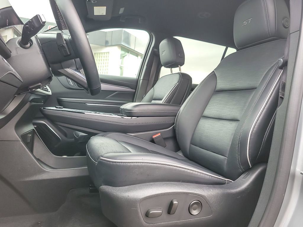 Certified 2025 Buick Enclave Sport Touring FWD image 7
