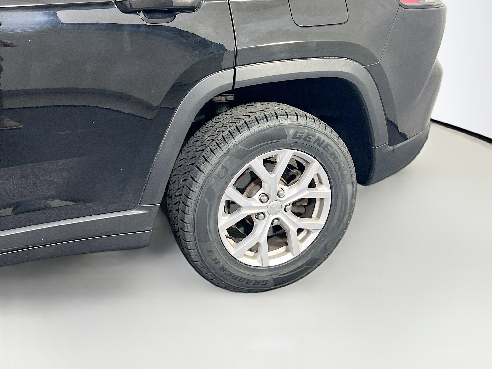 Used 2022 Jeep Grand Cherokee Limited image 29