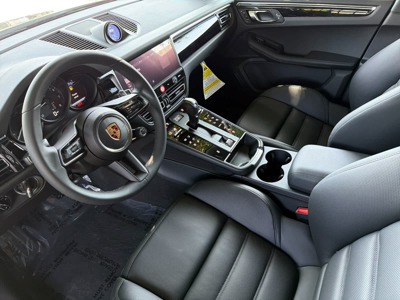 New 2026 Porsche Macan AWD/4WD image 4