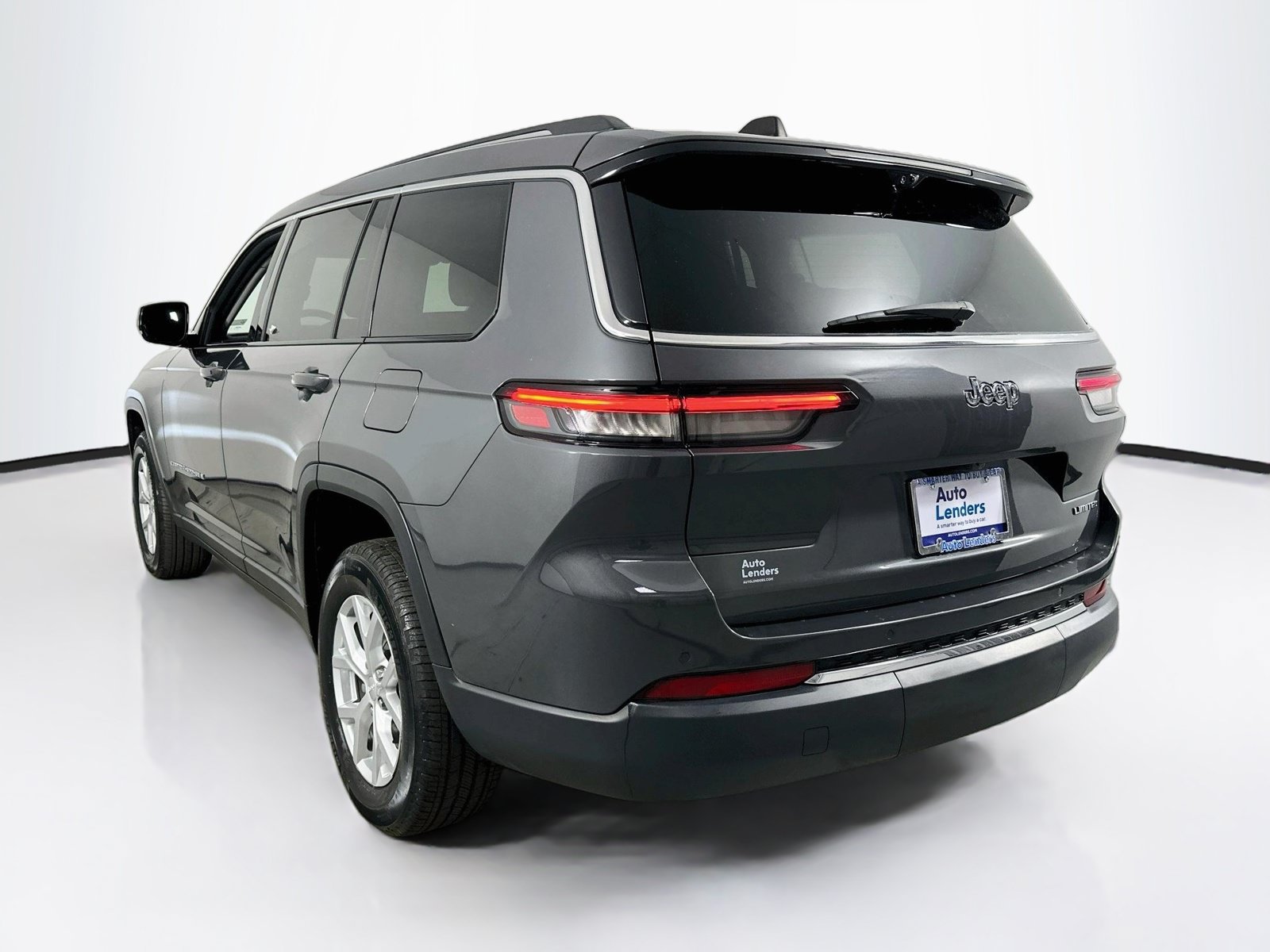 Used 2023 Jeep Grand Cherokee L Limited w/ Luxury Tech Group II RWD image 7