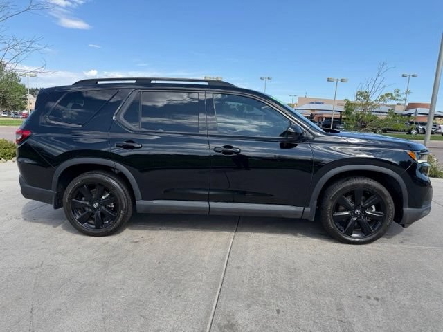 Used 2025 Honda Pilot Black Edition image 11