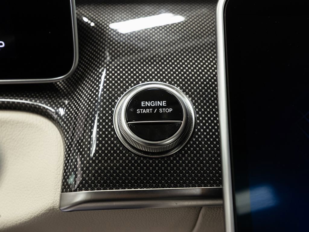 Used 2025 Mercedes-Benz S 580e 4MATIC Sedan image 16