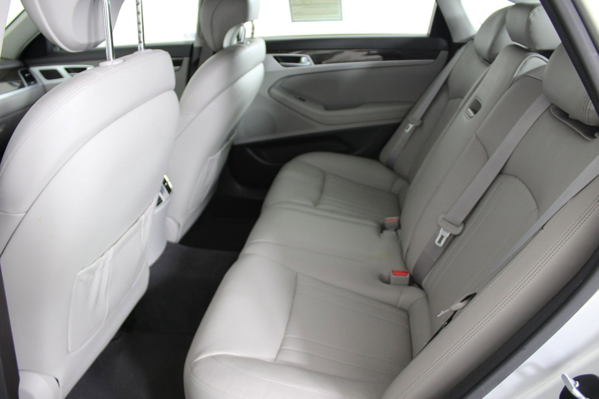 Used 2015 Hyundai Genesis 3.8 image 13