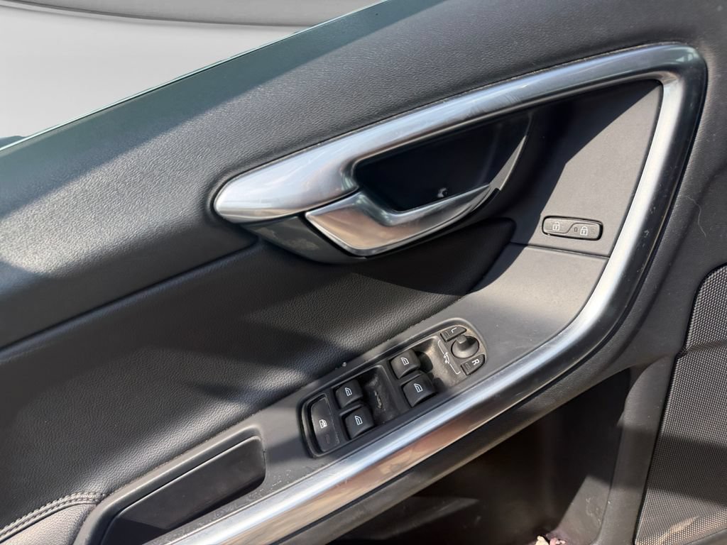 Used 2015 Volvo S60 T5 Platinum FWD image 20