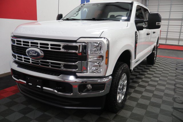 Used 2024 Ford F250 XLT w/ FX4 Off-Road Package AWD/4WD image 4