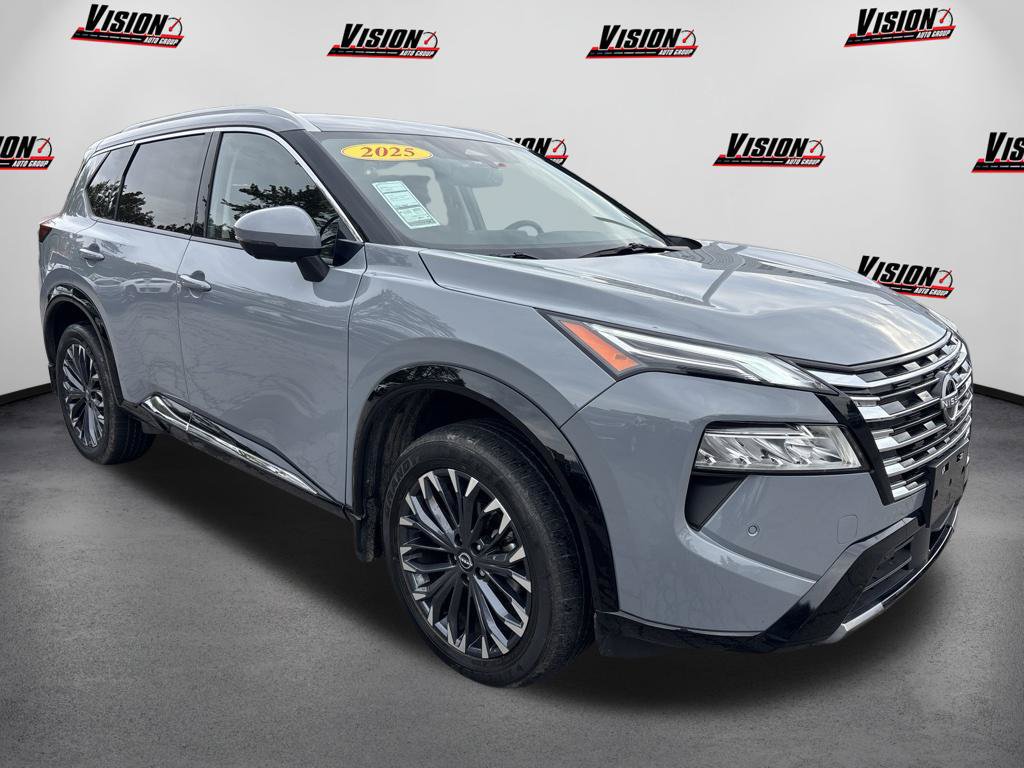 Used 2025 Nissan Rogue Platinum AWD/4WD image 3
