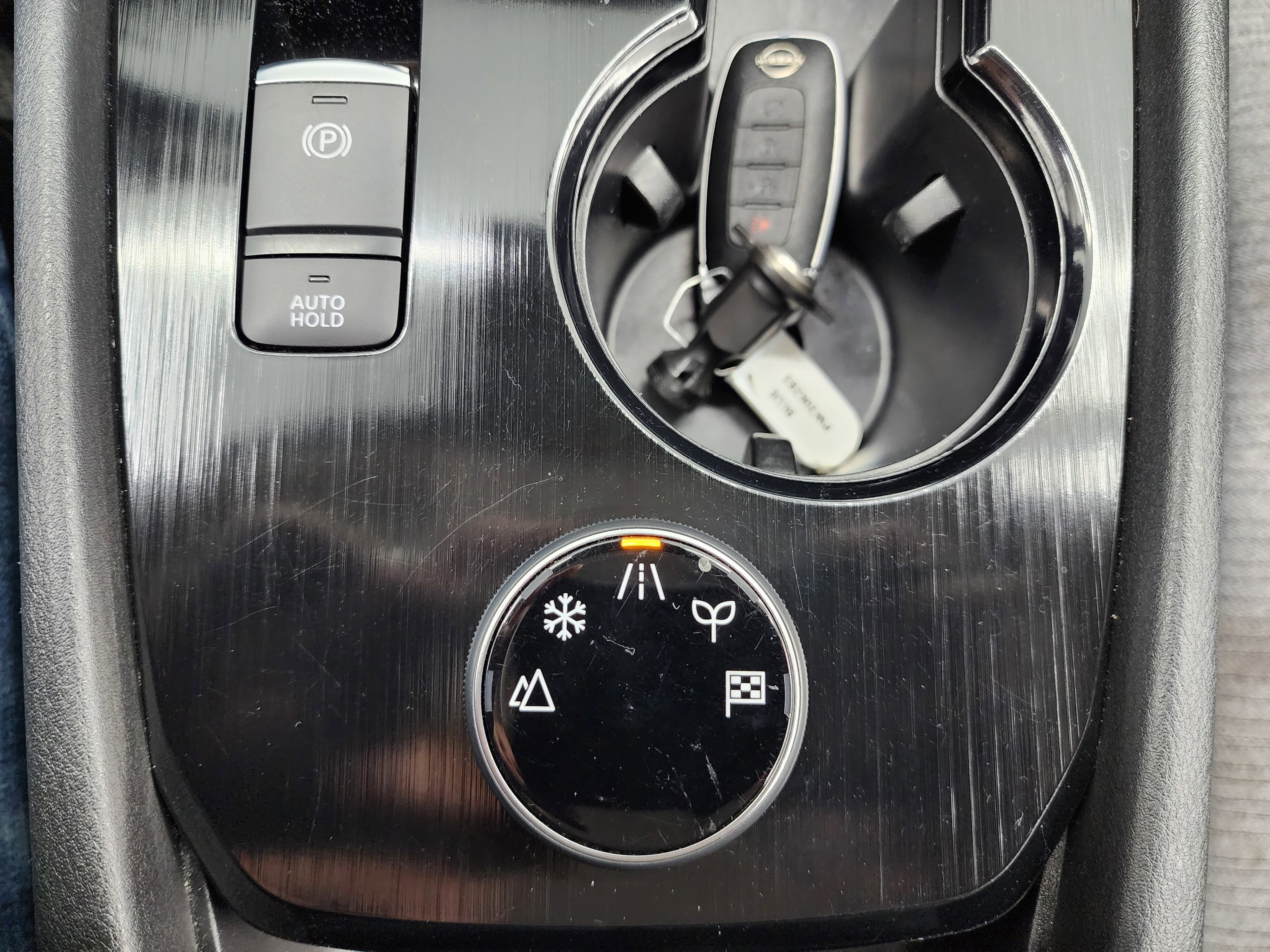 Used 2023 Nissan Rogue SV image 47