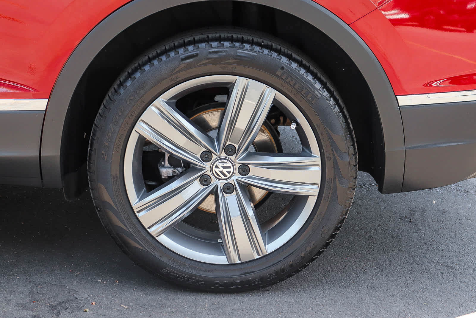 Used 2020 Volkswagen Tiguan SEL FWD image 12