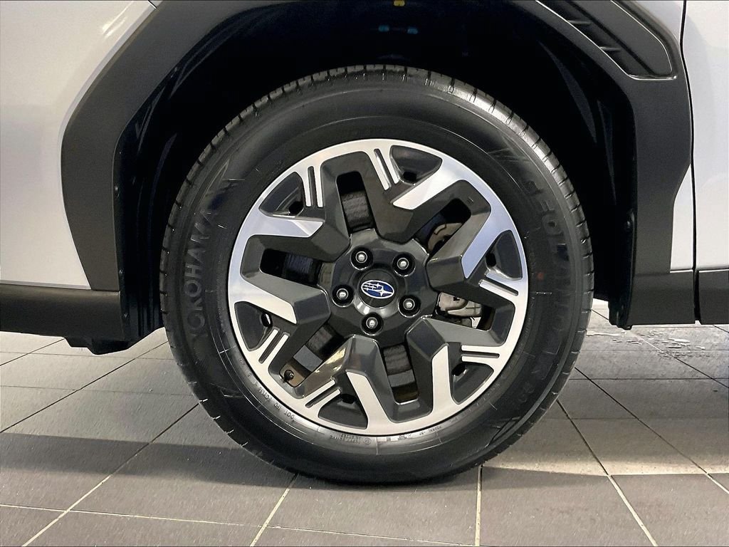 Used 2025 Subaru Forester Premium AWD/4WD image 7
